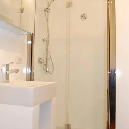 דירה Central Suite Apartment בארי